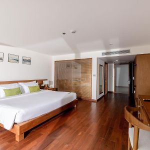 Deluxe Double Room Bath